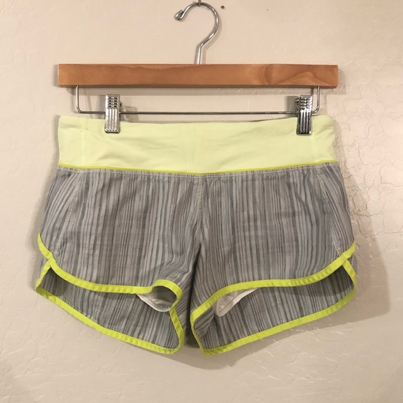 Lululemon Run: Speed Short 2 way stretch size 4 - Picture 3 of 10